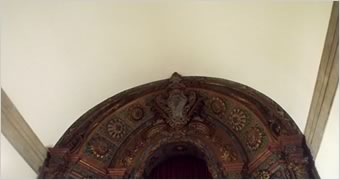 Pintura de paredes e tectos na Igreja do Convento de Sto. António na Lourinhã